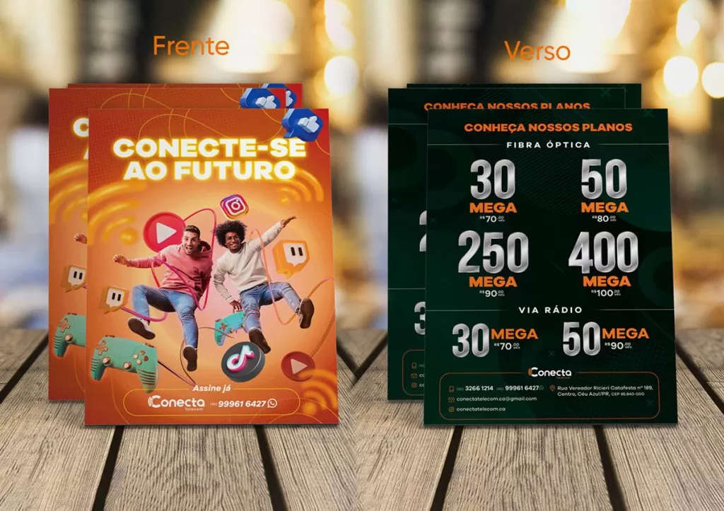Panfleto com a frente laranja, com a chamada Conecte-se ao futuro, e o verso verde, com a tabela de planos de fibra óptica e via rádio