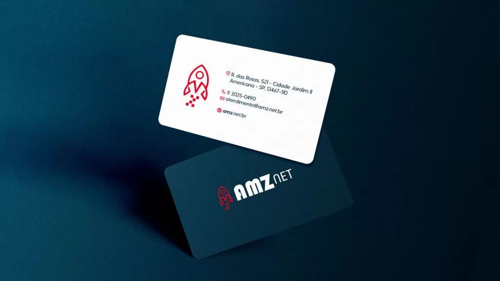Dois cartões de visita da AMZ Net: um branco, com o símbolo e os dados de contato, e outro azul-escuro, com a logo em branco
